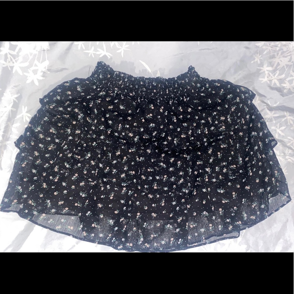 Floral black flowy skirt